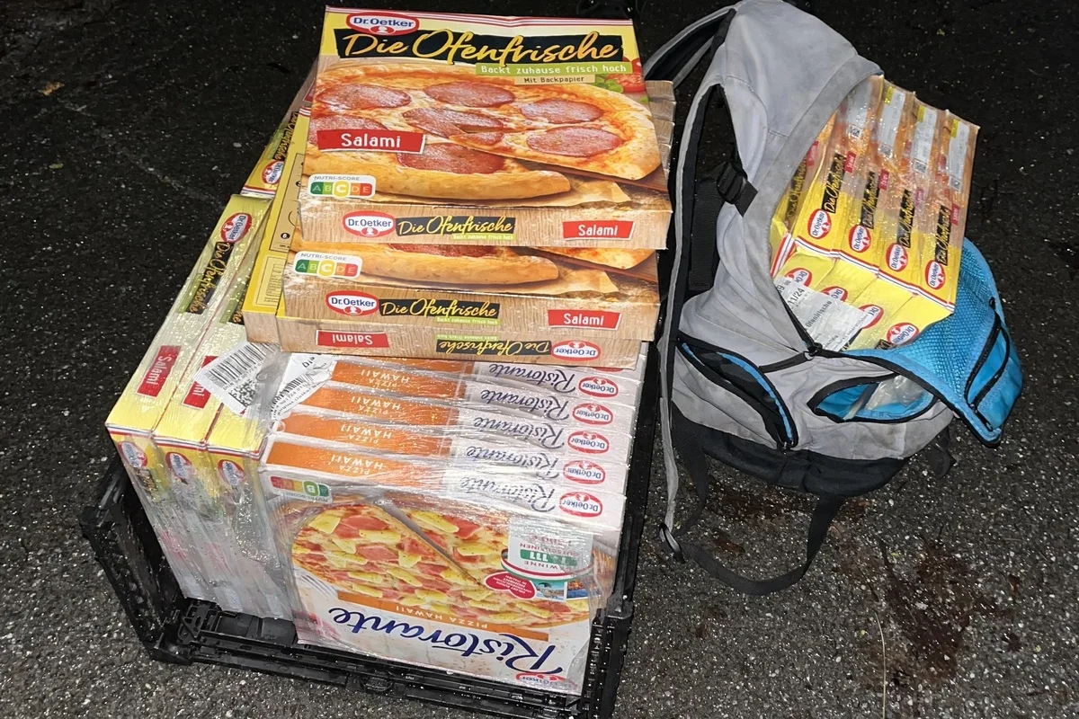 Warstein NW - 32 tiefgefrorene Fertig-Pizzen gestohlen