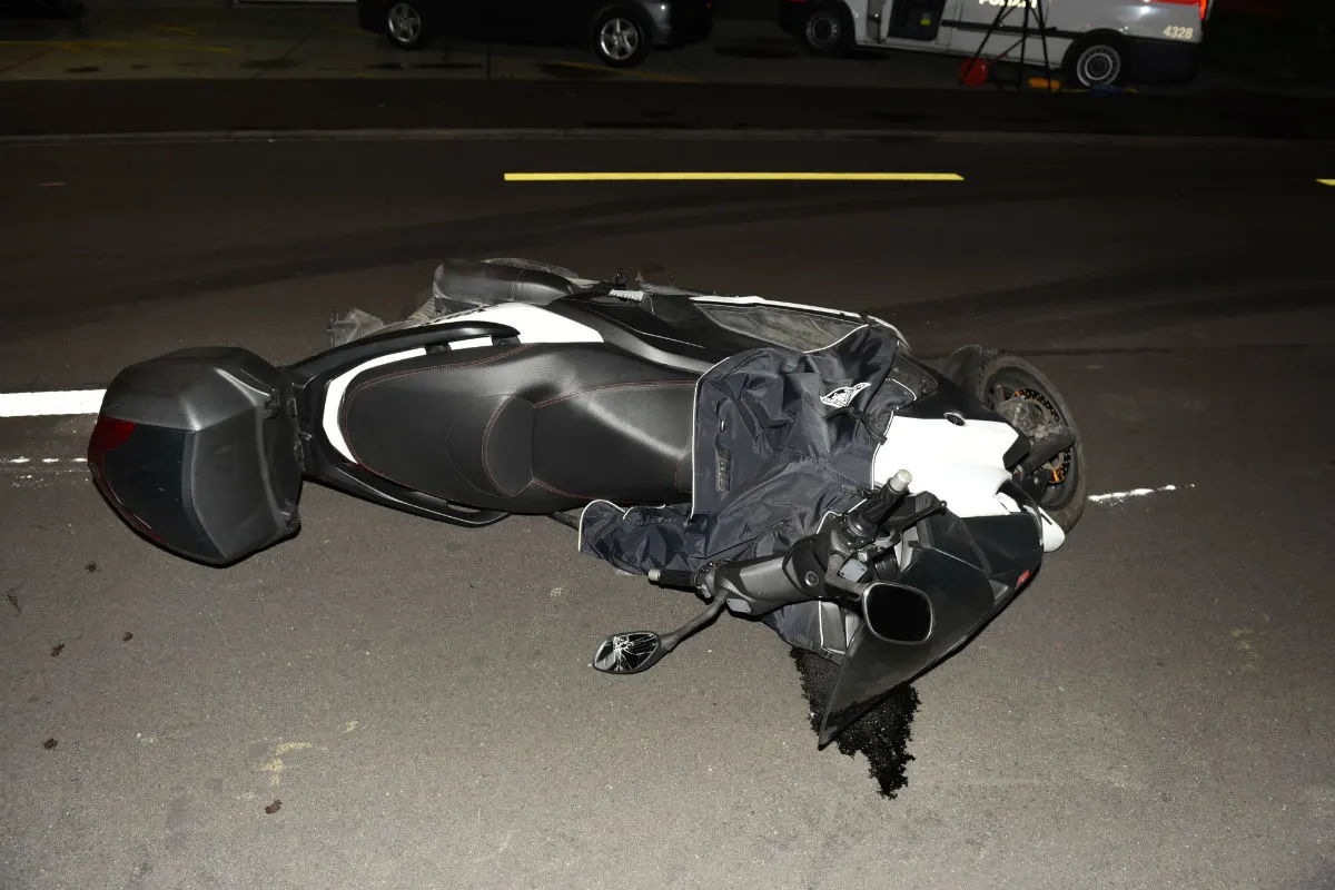 Herrliberg ZH - Motorradfahrer bei Unfall schwer verletzt - Zeugenaufruf