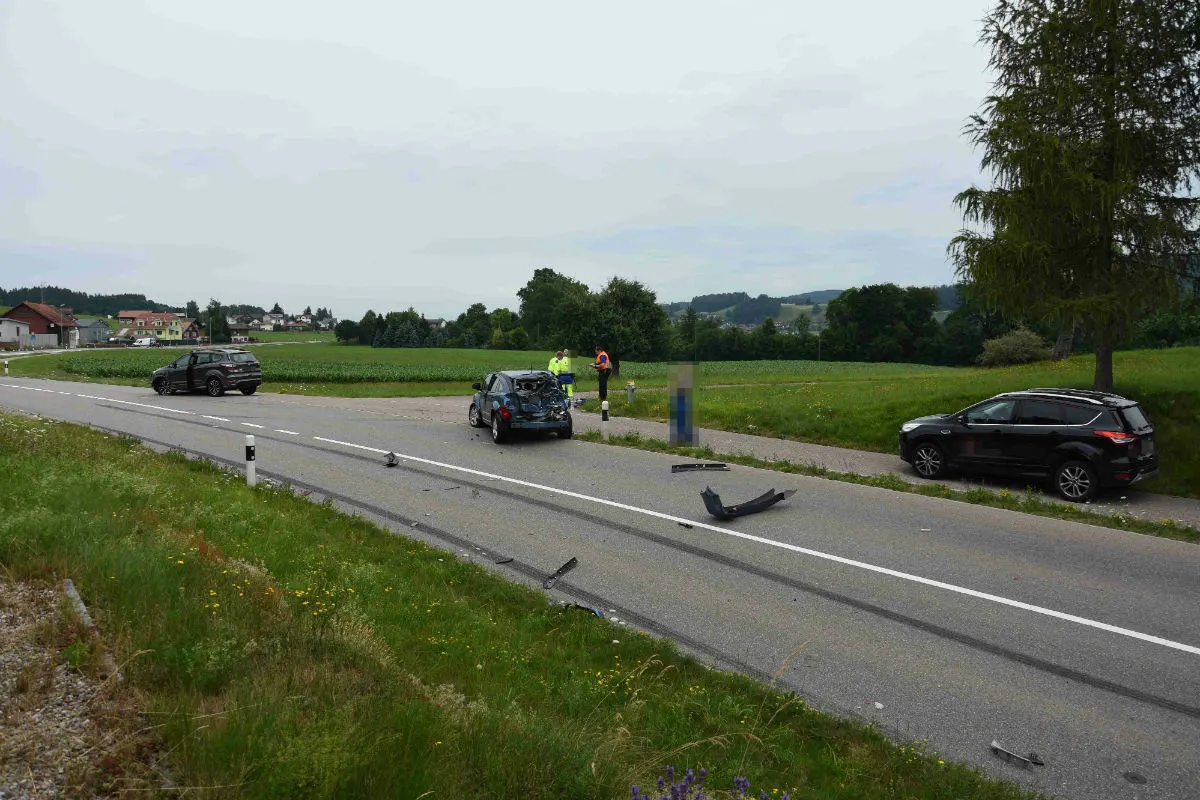Lütisburg Station SG - Drei Personen bei Kollision verletzt