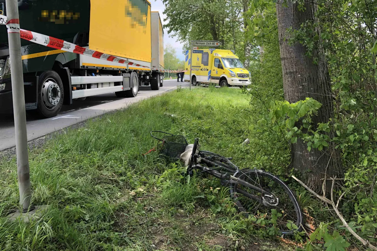 Altstätten SG - E-Bikefahrer bei Unfall tödlich verletzt