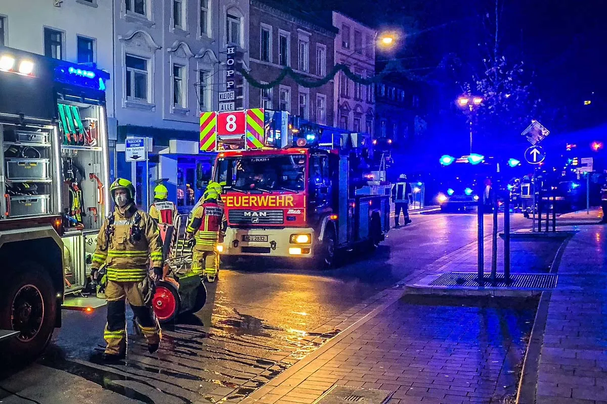 Grosser Feuerwehreinsatz in Stolberg - Mehrere Menschen gerettet!