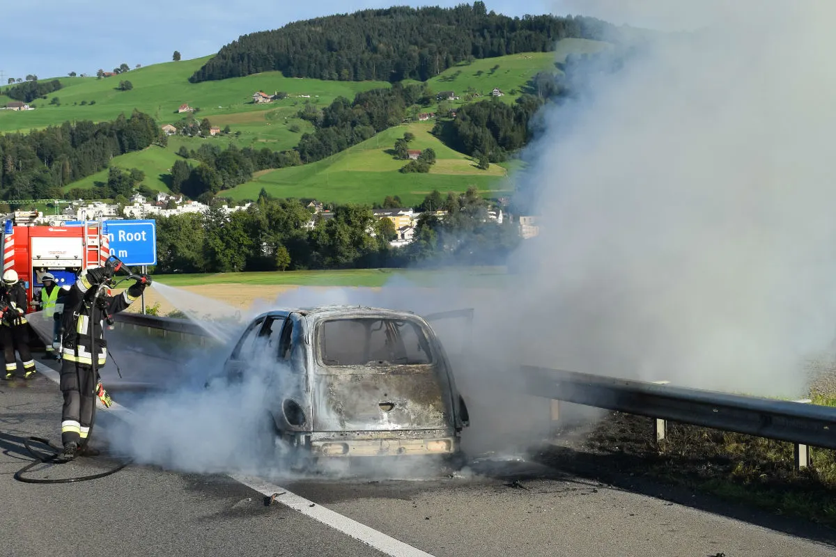 A14/Root LU - Auto brennt komplett aus