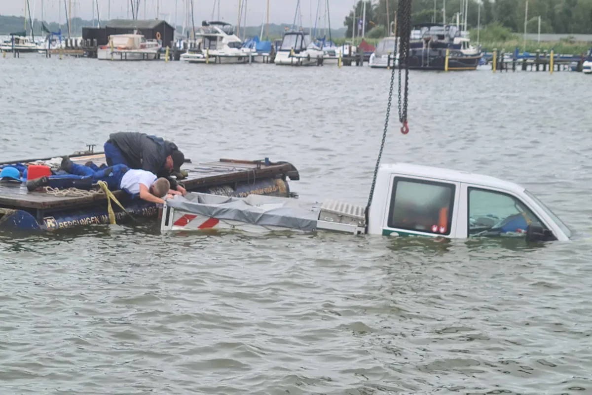 Ribnitz-Damgarten – Transporter rollt in den Ribnitzer Hafen
