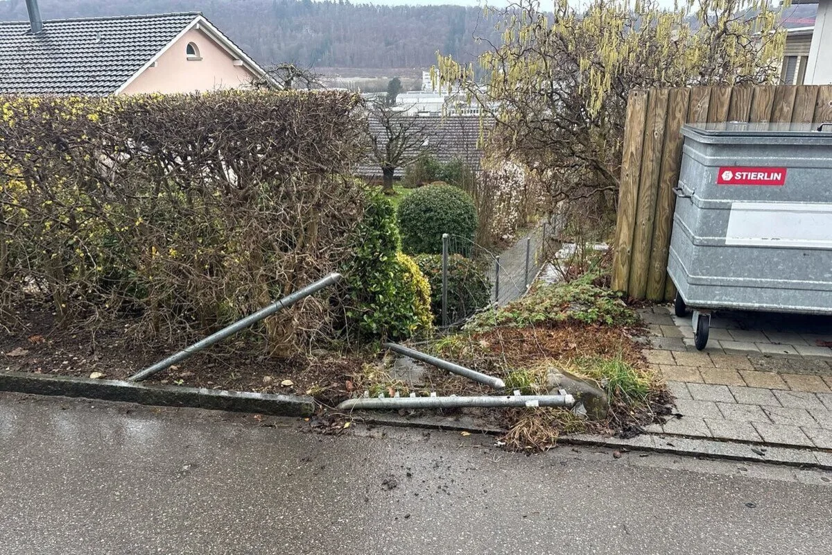 Beringen SH – Fahrerflucht nach Unfall