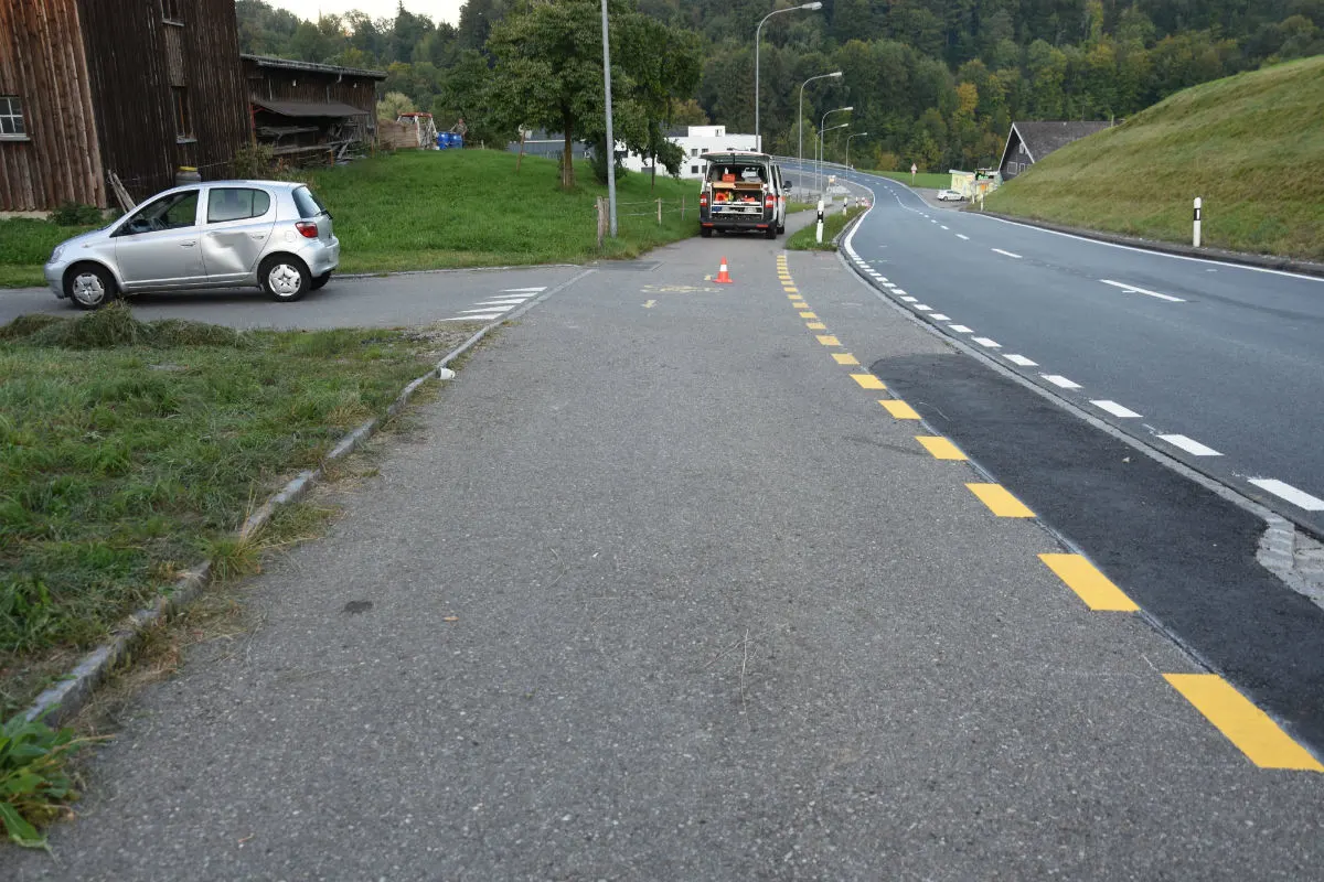 Bernhardzell SG - Autofahrerin übersieht Velofahrer 