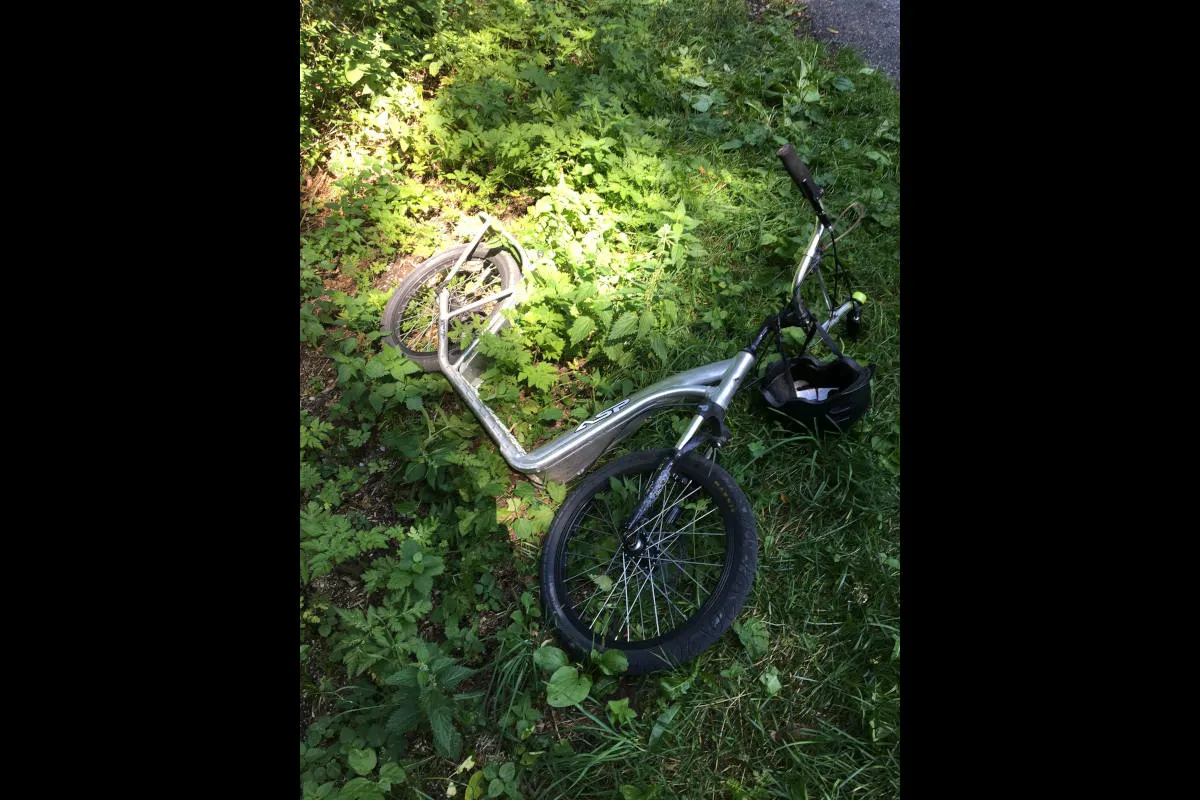 Filzbach GL - Selbstunfall mit Sporttrottinett