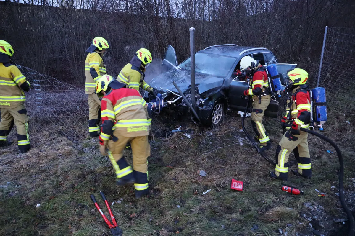 A4 Küssnacht SZ – Mann nach Selbstunfall lebensbedrohlich verletzt