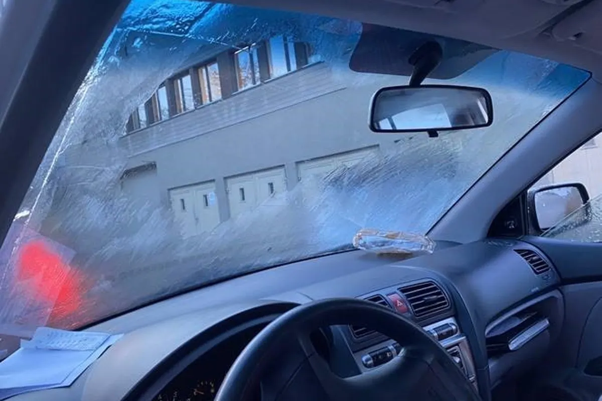Kanton Schaffhausen - Acht Verkehrsteilnehmer mit vereisten Scheiben werden verzeigt