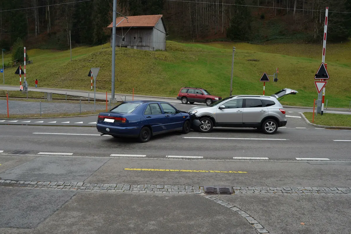 Waldstatt AR - Frontalkollision zwischen zwei Autos