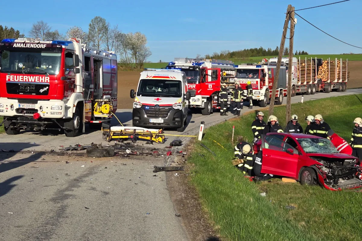 Heidenreichstein – Zwei Verletzte bei schwerem Unfall