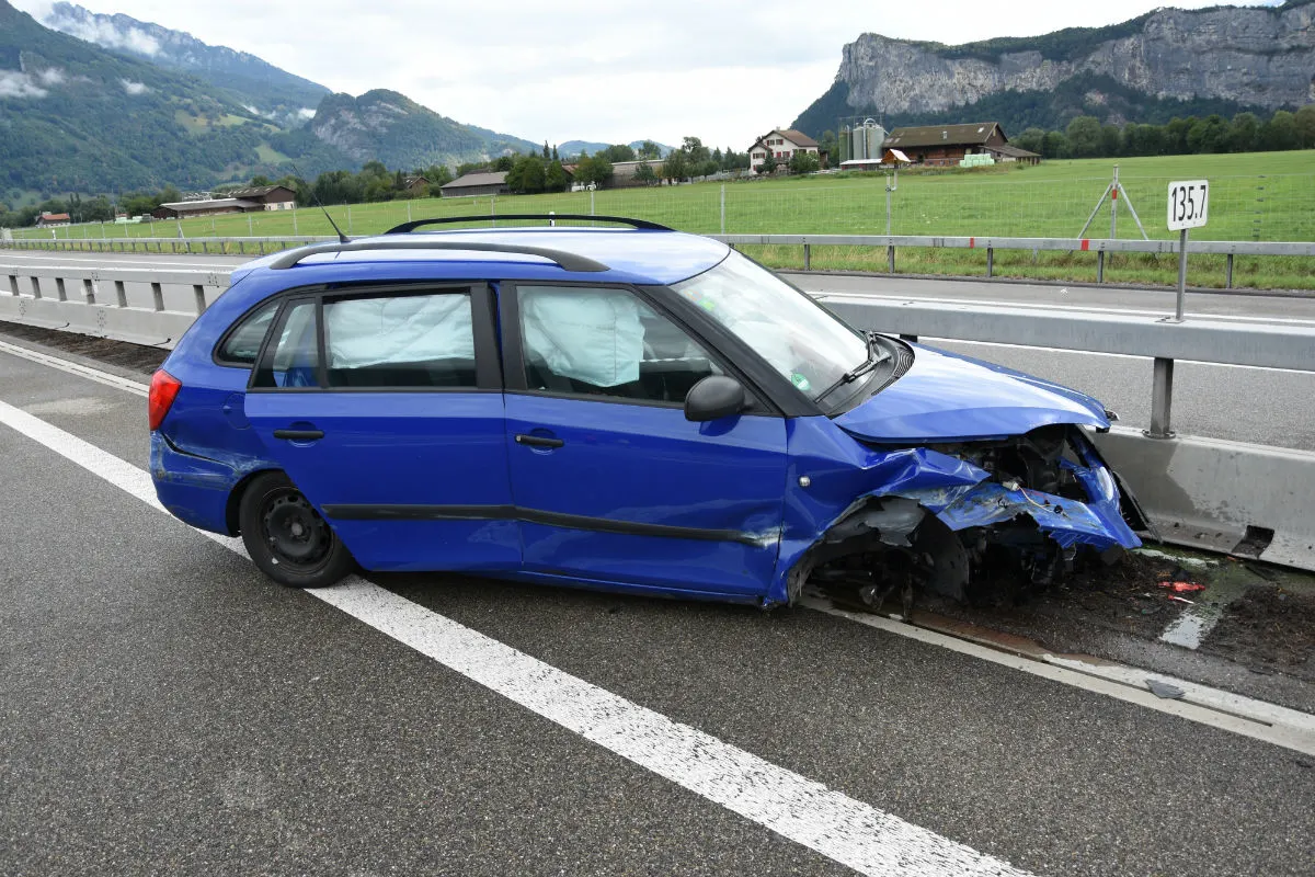 Vilters SG - Kollision auf der Autobahn fordert drei Verletzte