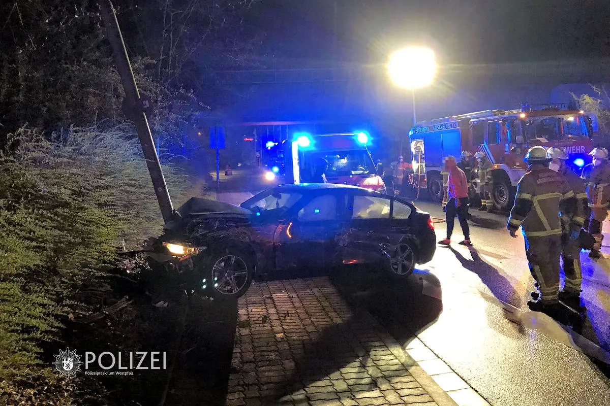 Kaiserslautern – Unfall unter Alkohol – BMW "geschrottet"