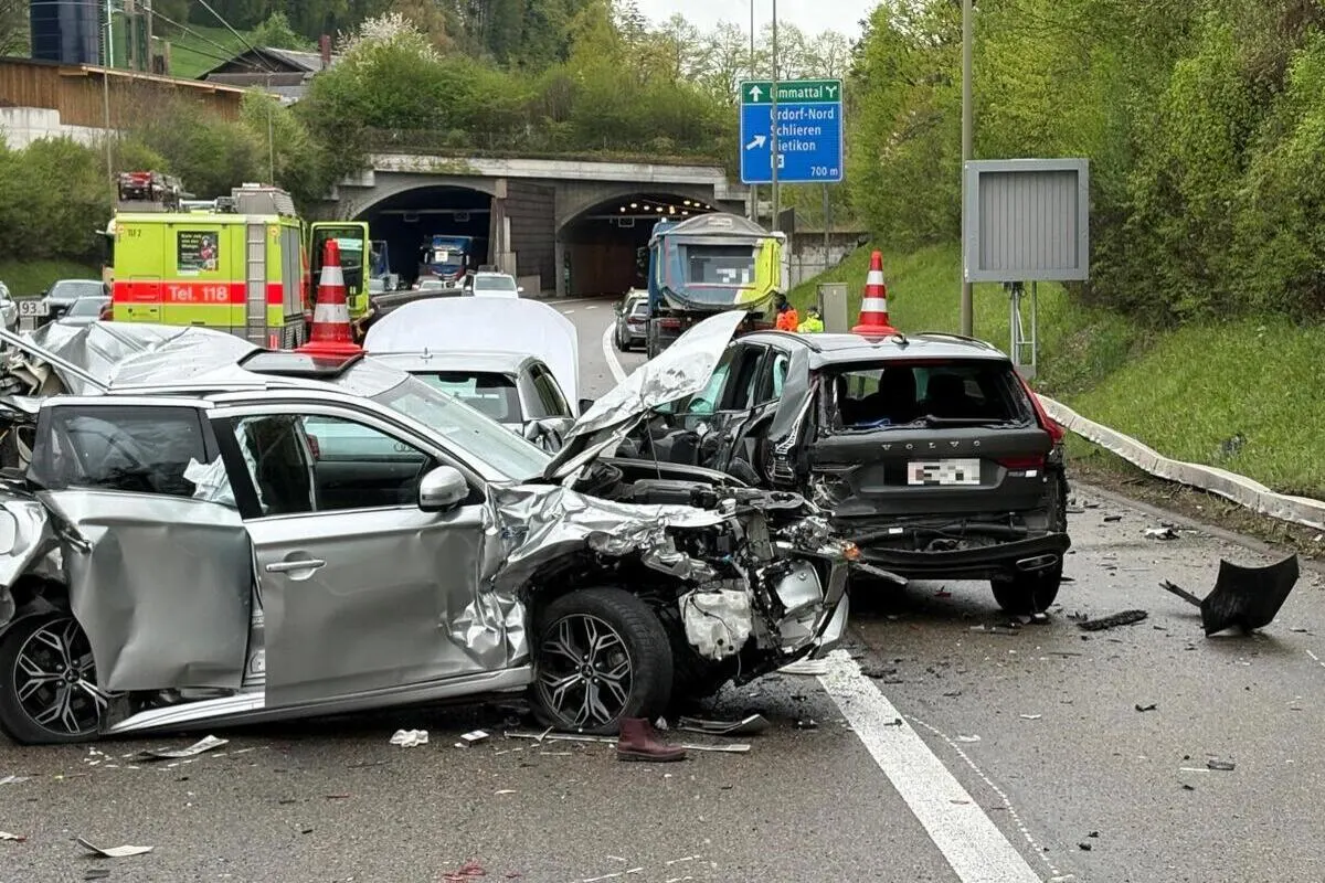 Urdorf ZH – A3 nach Unfall stundenlang gesperrt