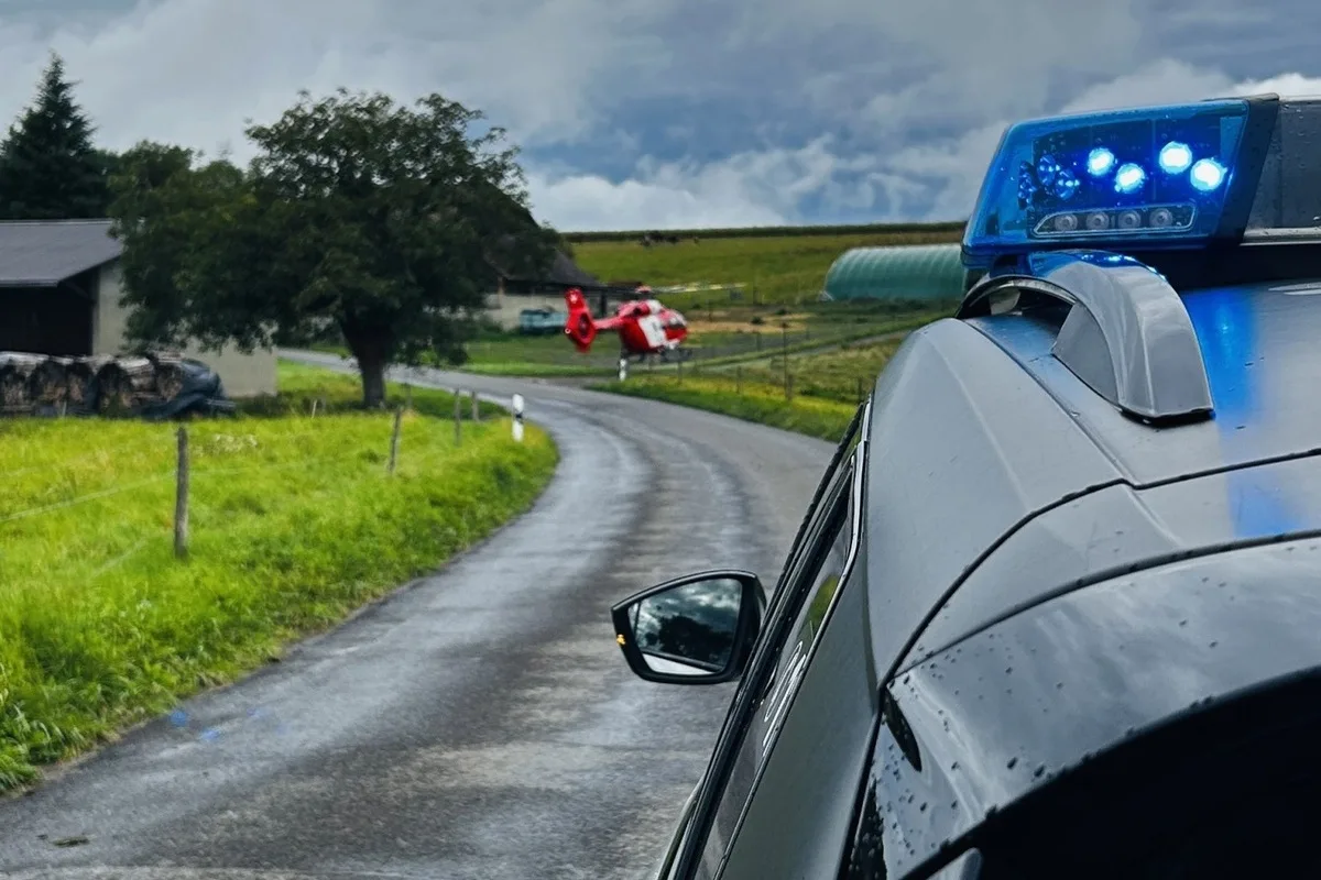 Unfall in Le Mouret FR – 10-Jähriger stürzt mit Velo – Spitalflug mit Rega