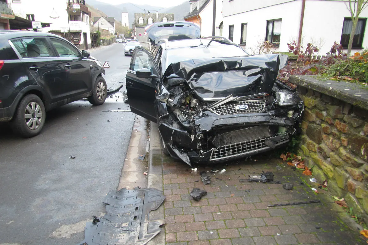 Bacharach - Unfall verursacht hohen Sachschaden
