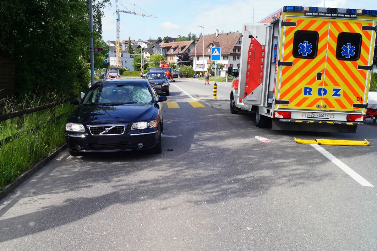 Hünenberg ZG - Fussgänger angefahren und lebensbedrohlich verletzt
