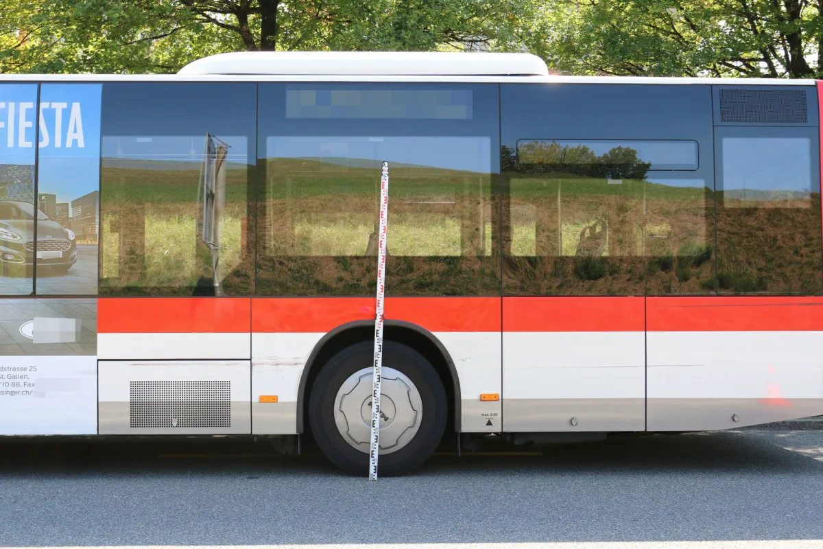 St.Gallen SG - Stadtbus kollidiert mit Auto