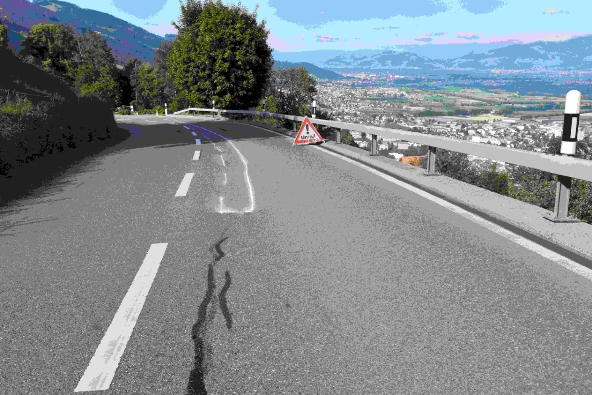 Altstätten SG - 19-Jähriger baut schweren Motorradunfall - Rega muss kommen