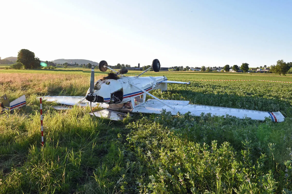 Beromünster LU – Motorflugzeug überschlug sich nach Start
