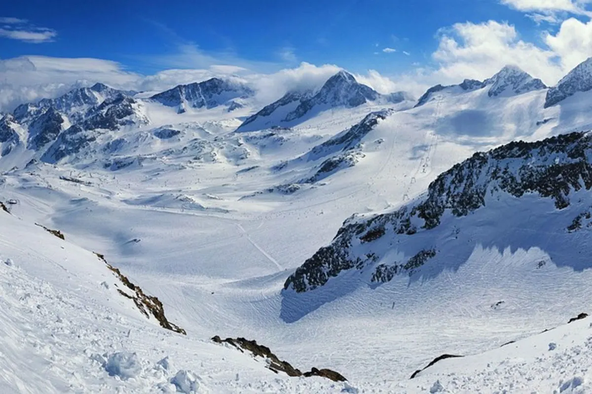 Stubaier Gletscher – Lawinenunfall endet für zwei Snowboarder tödlich