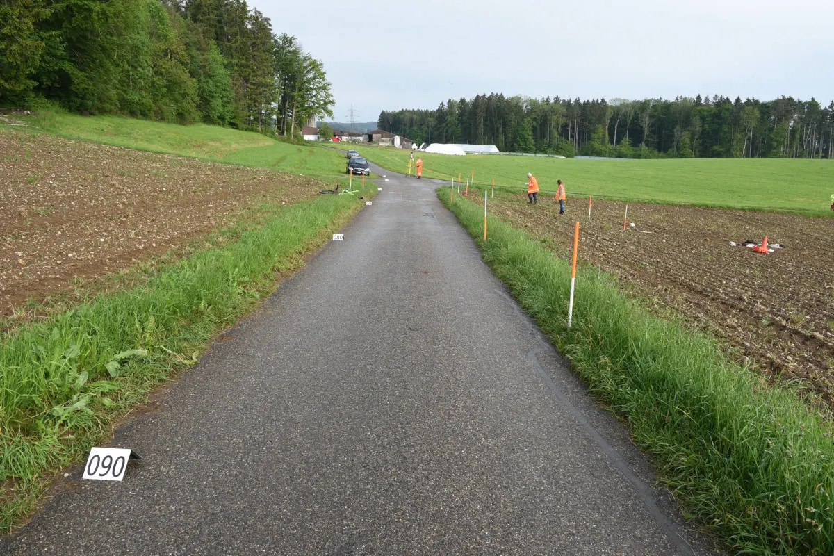 Illnau-Effretikon ZH - Verkehrsunfall fordert schwer verletzten Velofahrer