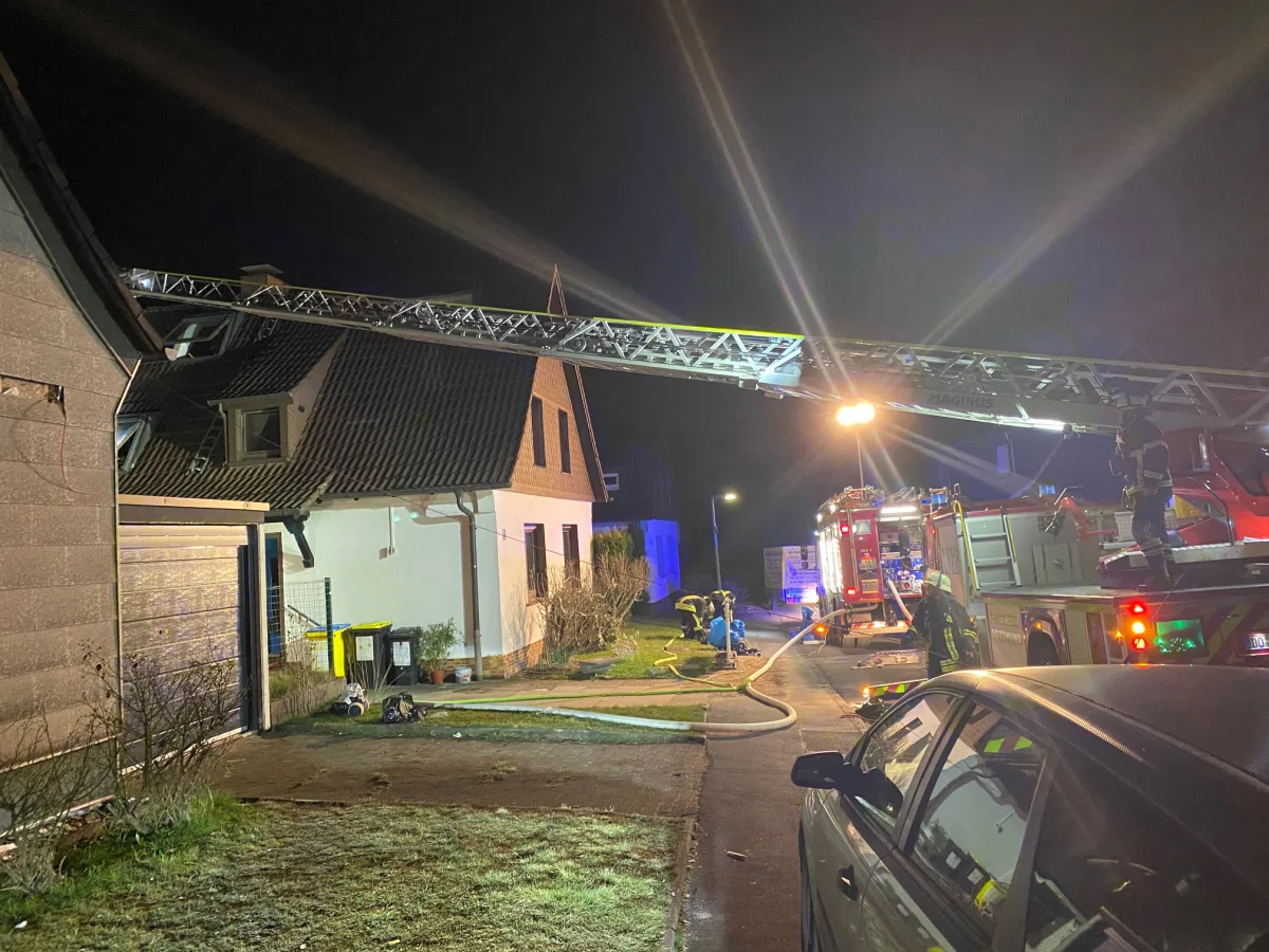 Dortmund – Die Feuerwehr konnte nach Brand zwei Katzen nur noch tot bergen