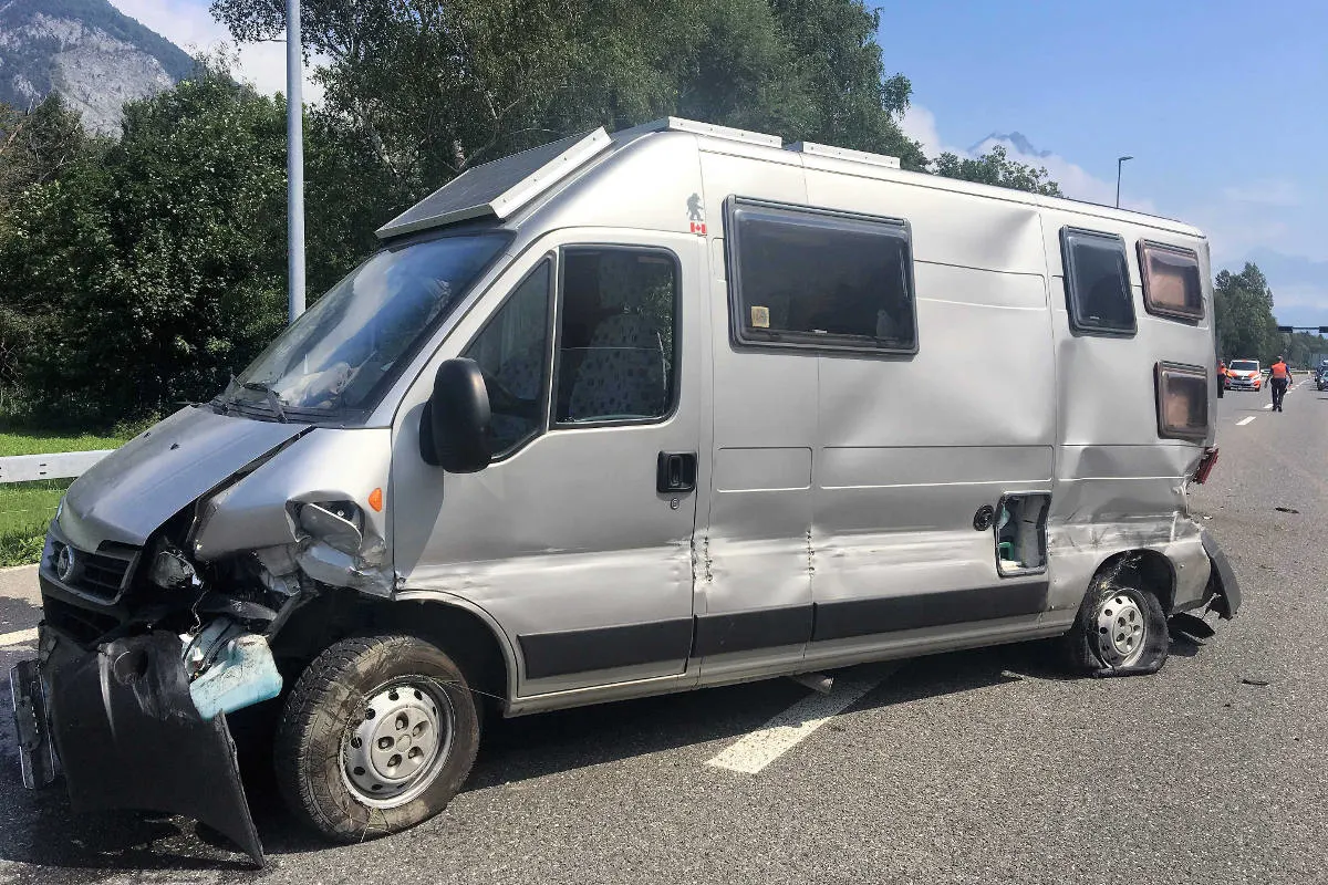A3 Mollis GL - Verkehrsunfall auf der Autobahn 
