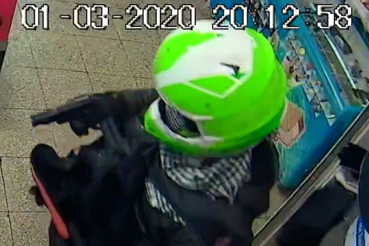 Düsseldorf - Nach gescheitertem Raub in Kiosk - Polizei fahndet mit Fotos nach unbekannten Tätern