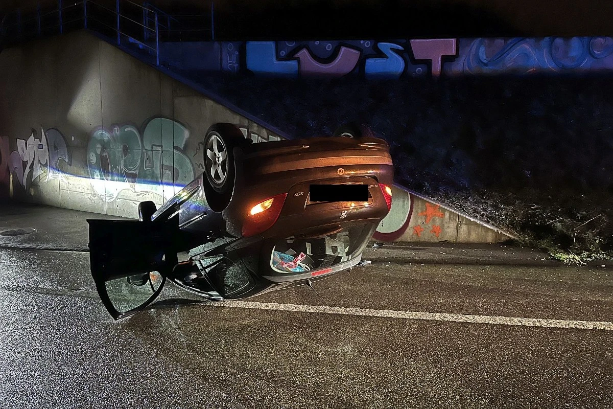 Muttenz BL - A18 Autobahnauffahrt nach Unfall komplett gesperrt