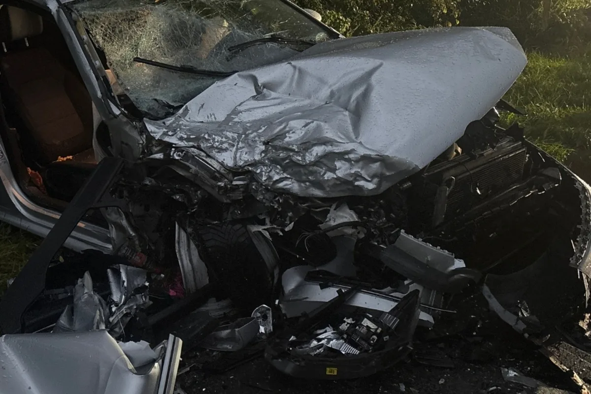 Engelberg OW – Frontalunfall zwischen Auto und Wohnmobil