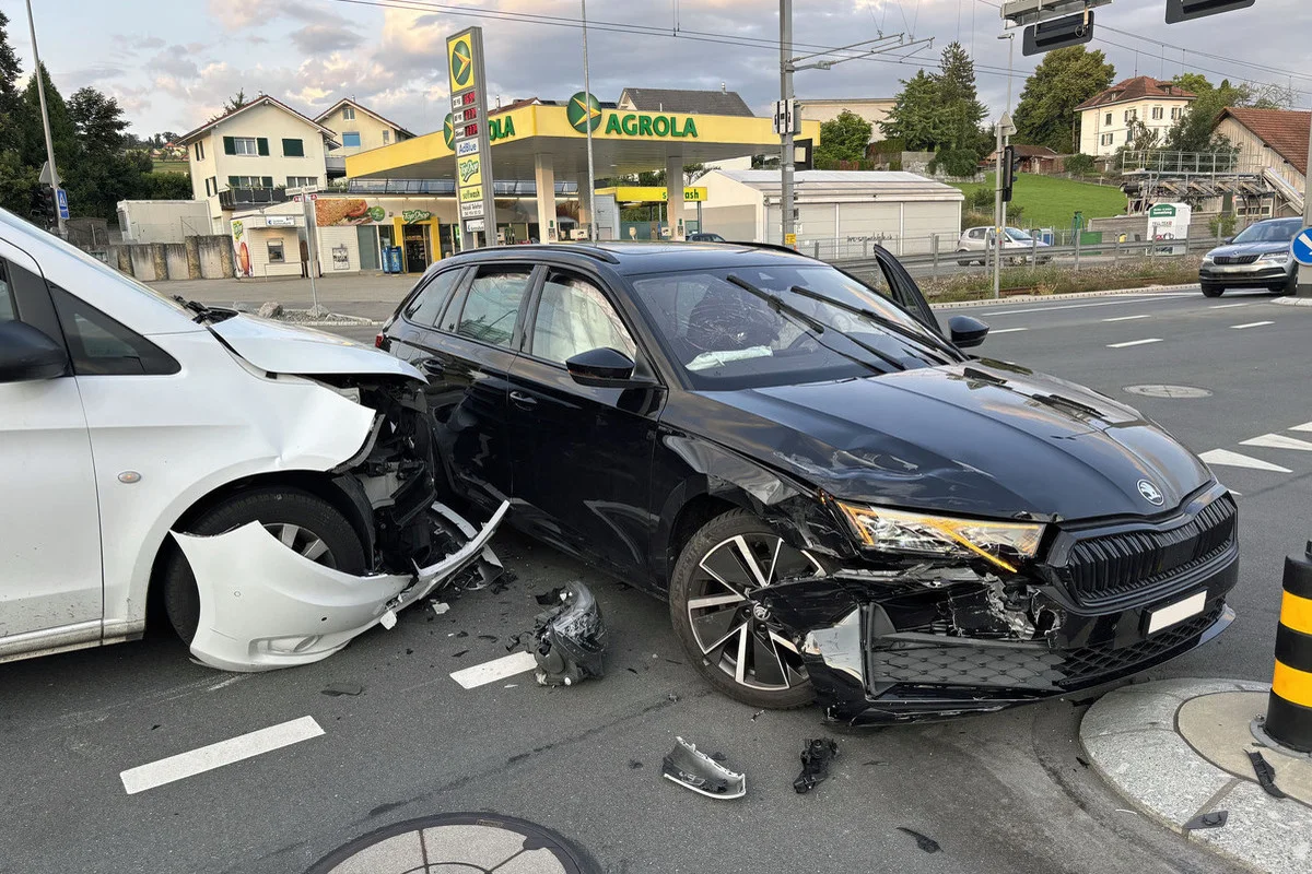 Hitzkirch LU – Unfall beim Abbiegen