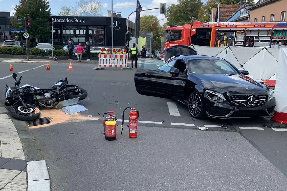 Unfall mit Schwerverletztem in Stolberg - Verkehrsunfall mit Motorrad