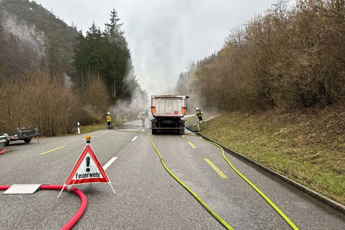 Welschenrohr SO – Sattelmotorfahrzeug vollständig ausgebrannt