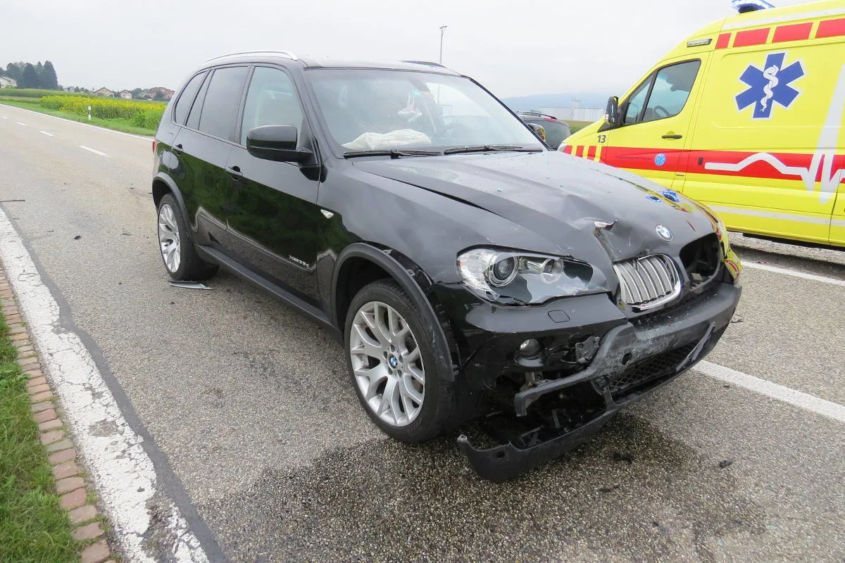 Dottikon AG - Auffahrkollision im Ausserortsbereich