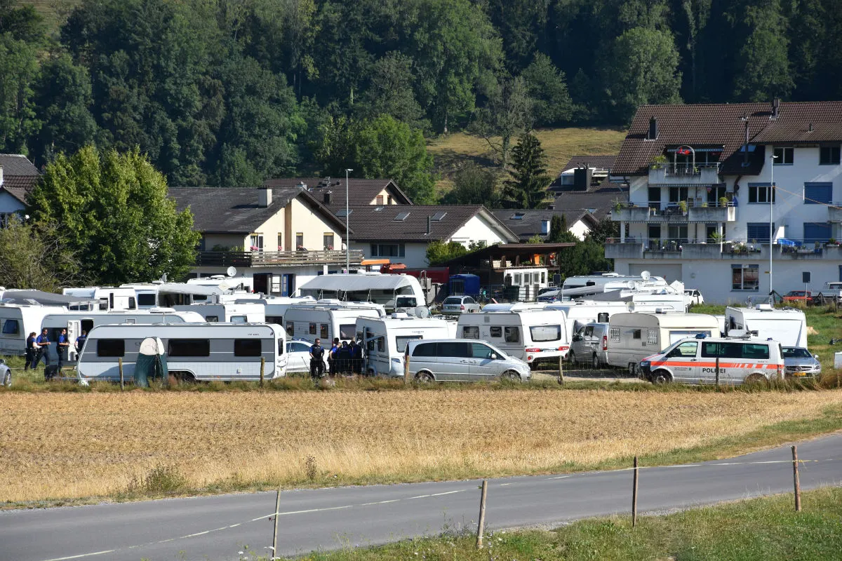 Wagen SG - Fahrende gastieren auf privatem Grundstück