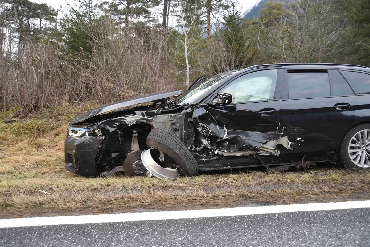 Landquart GR - Heftiger Unfall führt zu noch einem Unfall auf der Nationalstrasse N28