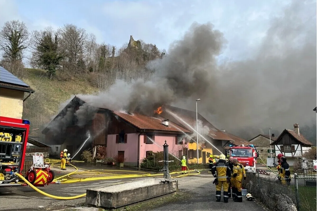 Asuel JU – Feuer in Wohnhaus