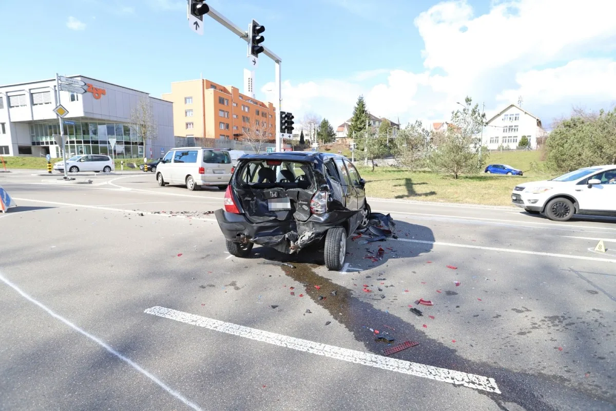 St.Gallen SG - Heftige Auffahrkollision mit Verletzten