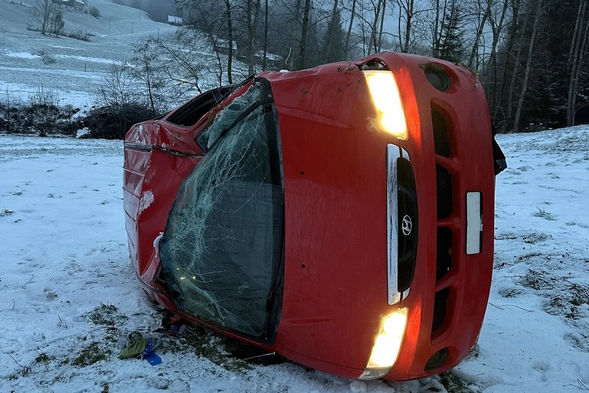 Trogen AR – Lenker wird bei Unfall aus Auto geschleudert