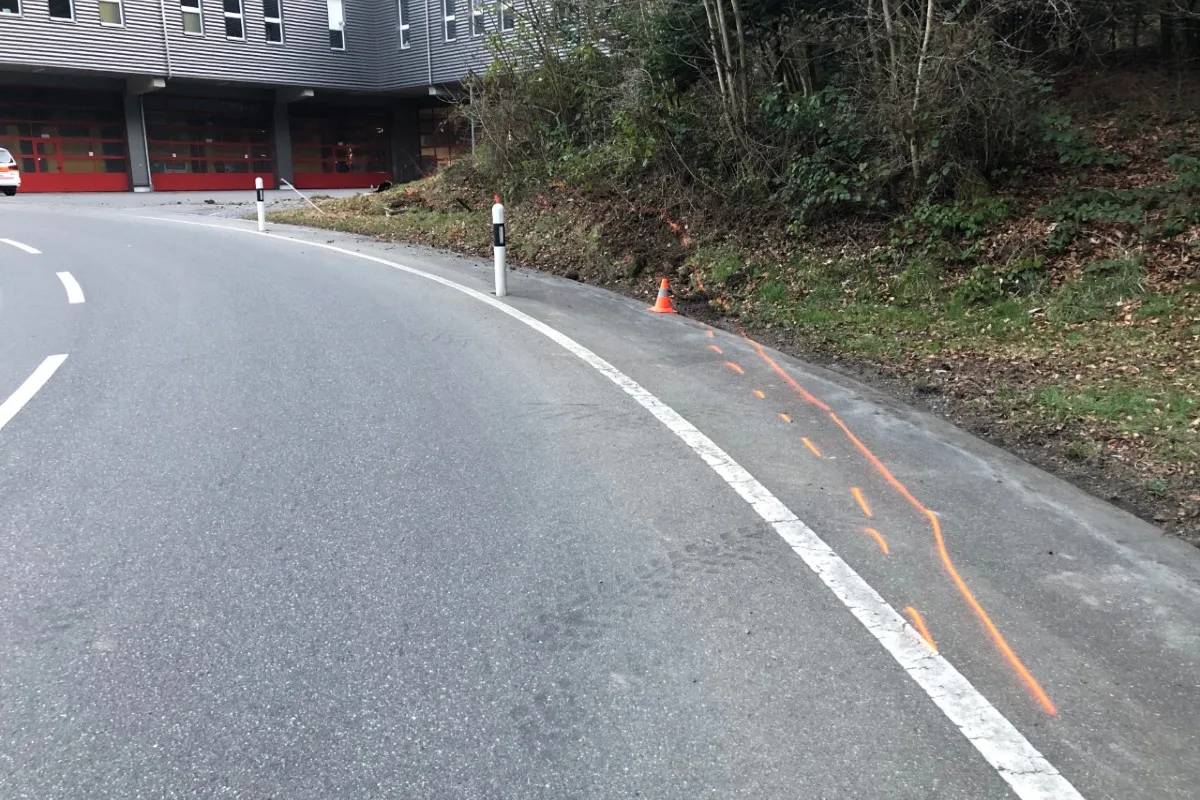 Engelburg SG - Fahrunfähig Unfall verursacht
