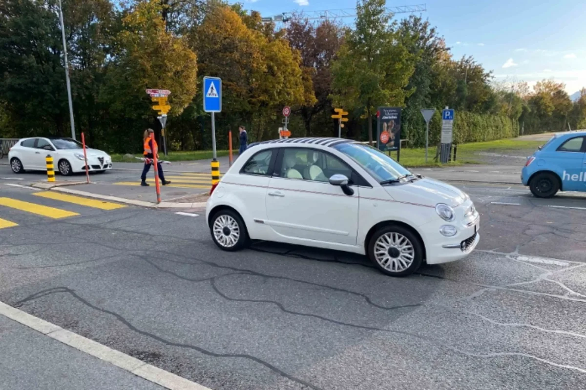 Baar ZG - 7-jähriges Mädchen von einem Auto erfasst und erheblich verletzt