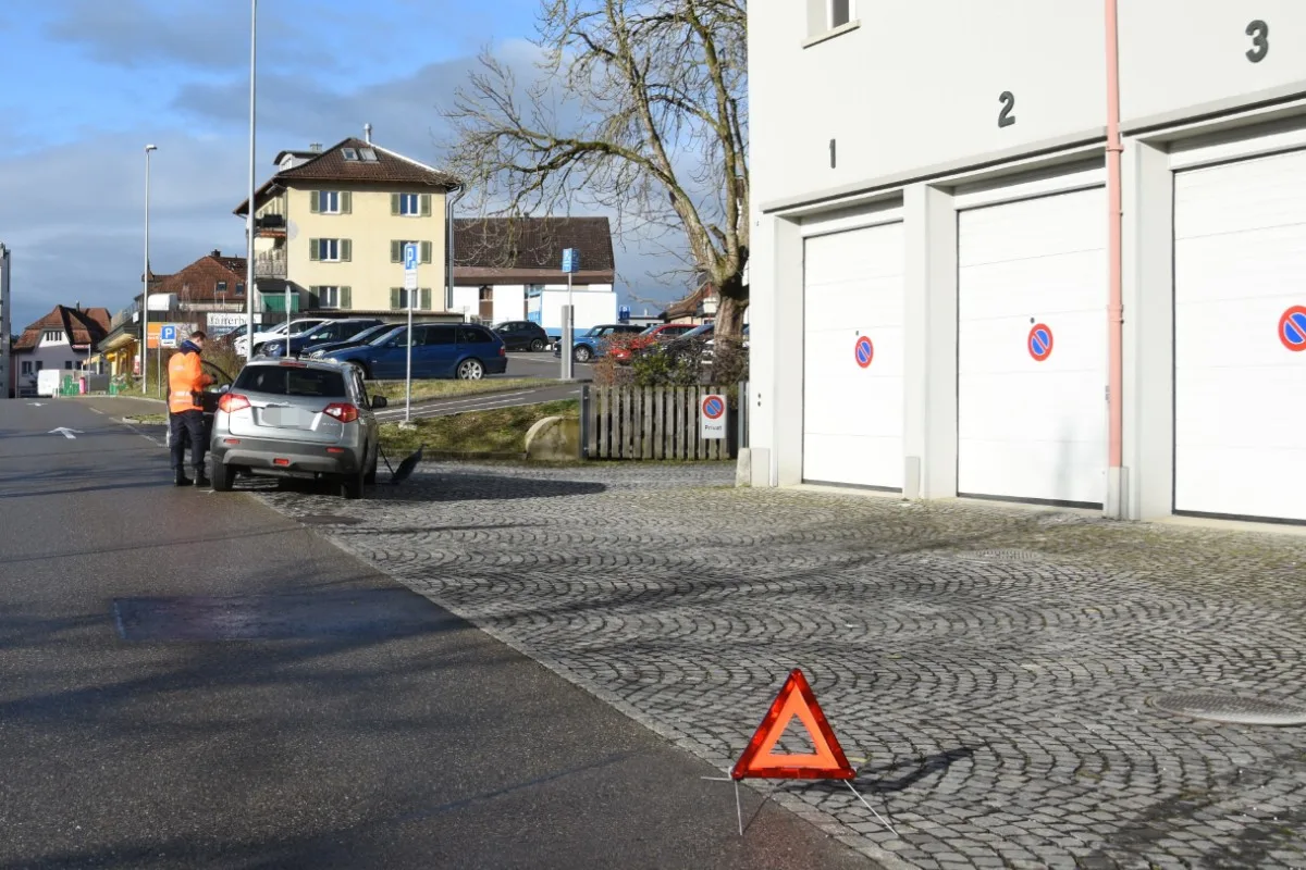 Wil SG - Fahrunfähig in Signalisationstafel gefahren