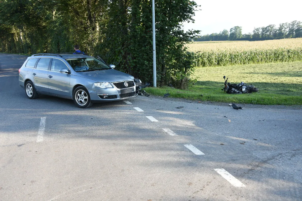 Marbach SG - Frontalkollision zwischen Auto und Roller