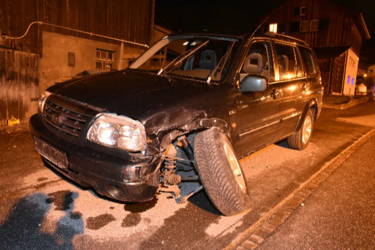 Mauren FL - Alkoholisierter Lenker streift Taxi 