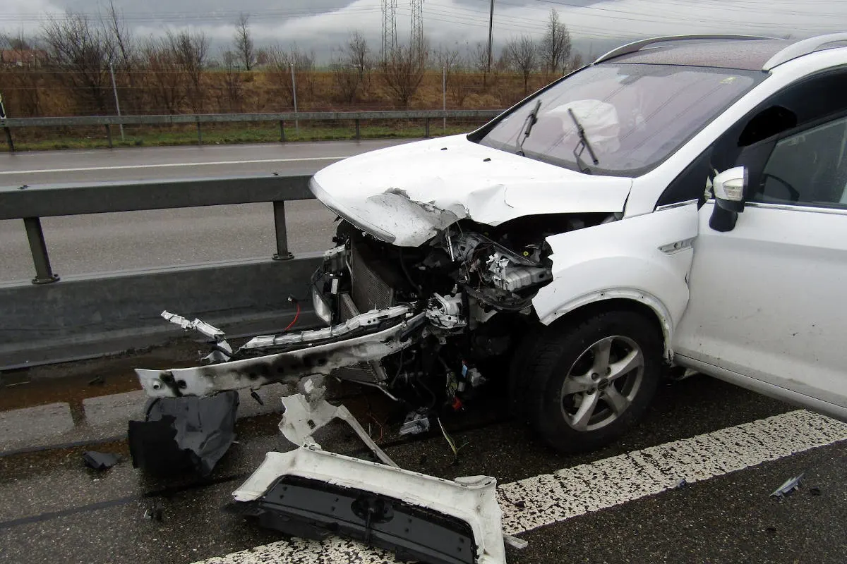 A3 Bilten GL - Auffahrunfall führt zu Verkehrsbehinderungen