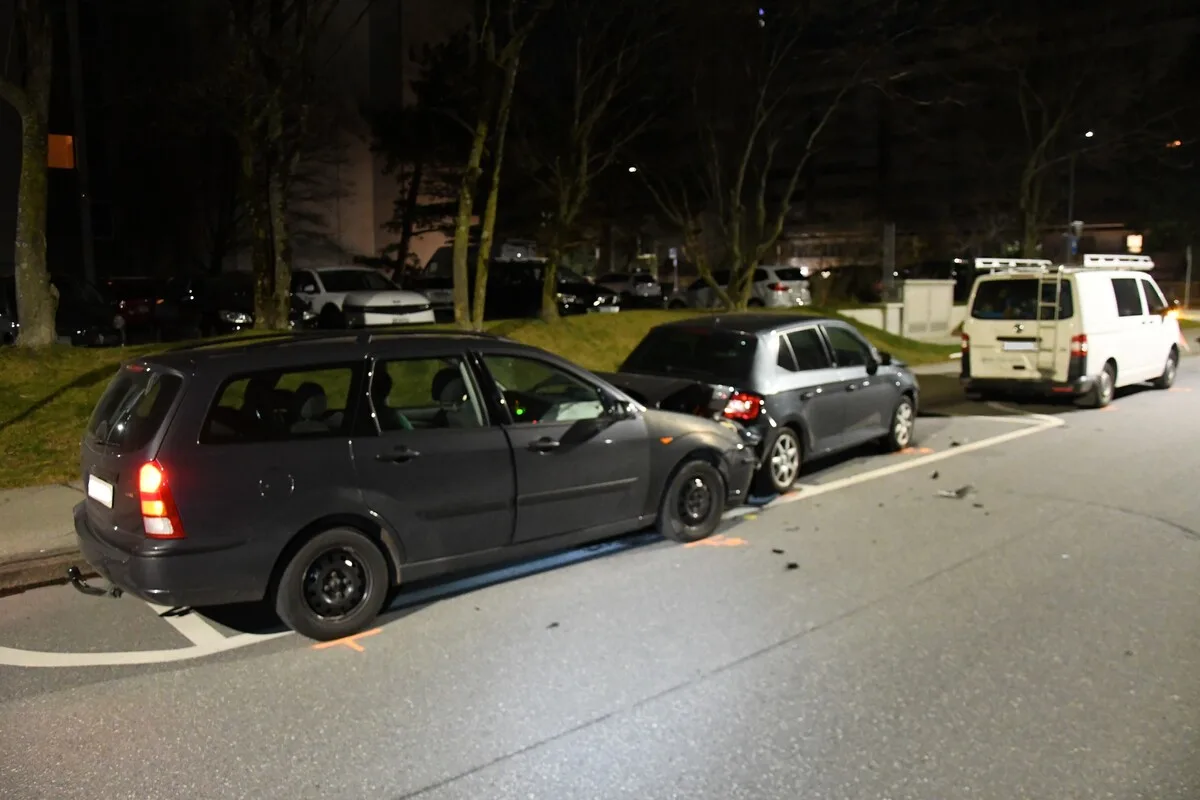 Chur GR – Nach Unfall mit parkierten Autos geflüchtet
