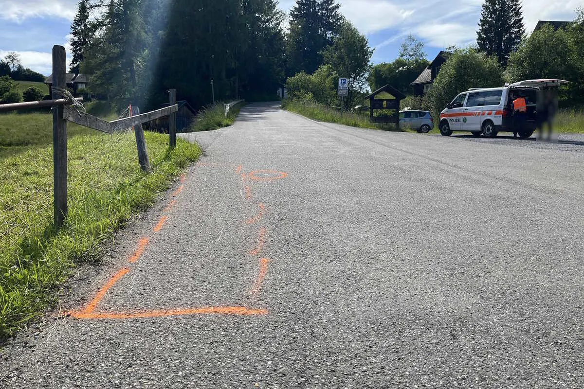 Ebnat-Kappel SG - Motorradfahrer bei Auffahrkollision verletzt