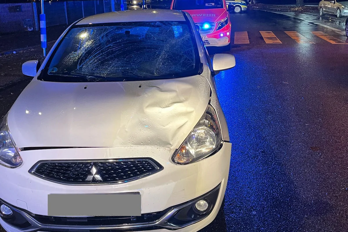 Oberhausen NW – Fußgänger auf Zebrastreifen von Auto erfasst und verletzt
