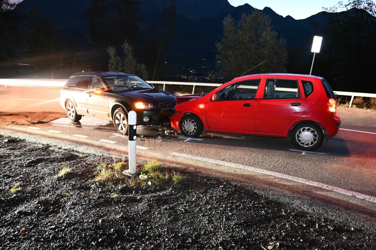 Frontalkollision in Pfäfers SG - Auto gerät auf die Gegenfahrbahn