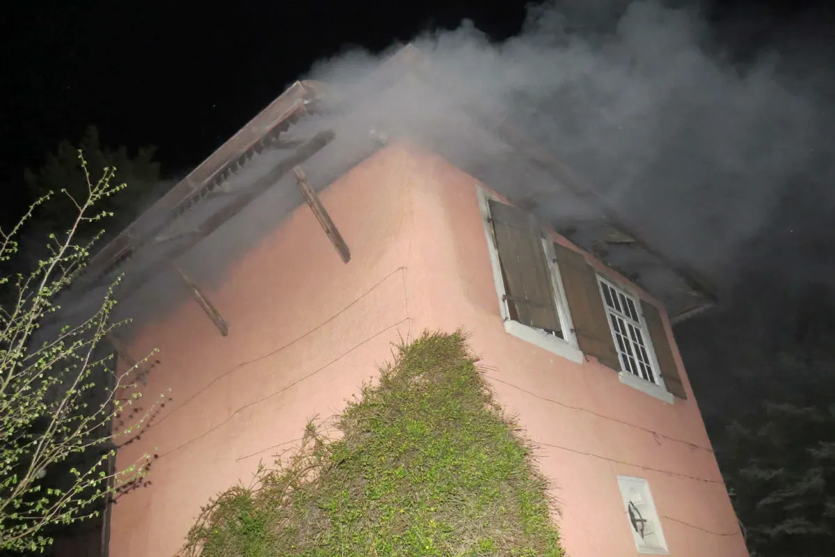 Baden AG - Hoher Sachschaden nach Wohnungsbrand
